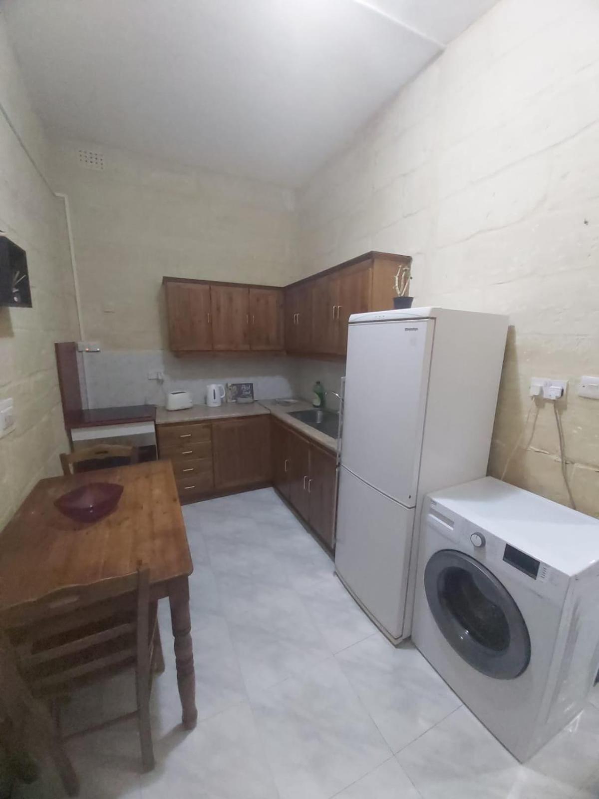 Three Apartment Birgu Exterior foto